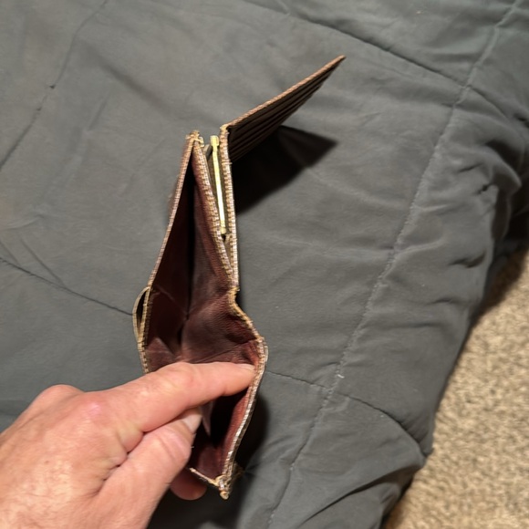 Authentic Vintage Gucci Brown Wallet Micro GG Clasp Very Rare! - Picture 7 of 17